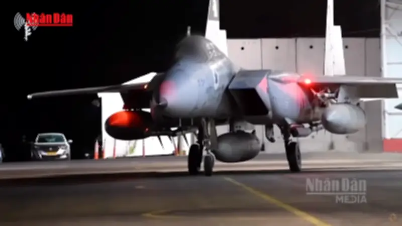 Israel tấn công các cơ sở liên quan đến chương trình hạt nhân Iran