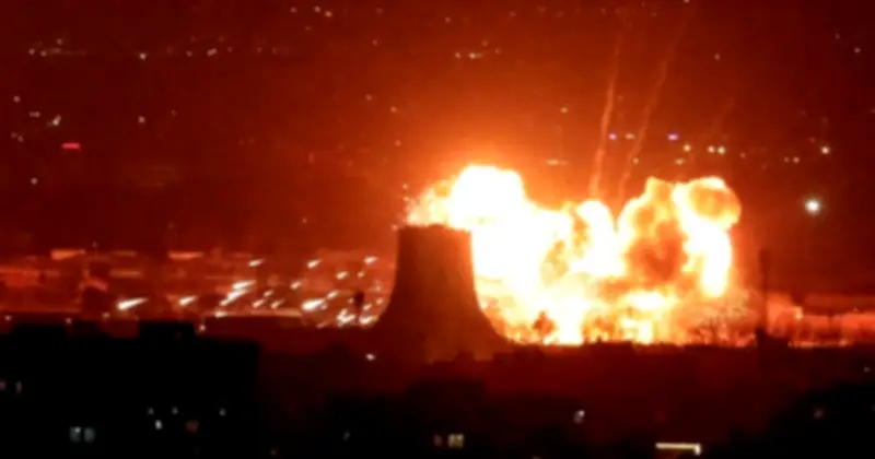 Israel tuyên bố phá hủy máy bay của cố lãnh tụ Iran tại Tehran, Iran cảnh báo tàu sân bay Mỹ