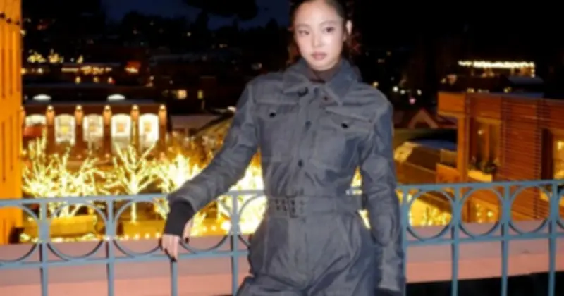 It Girl Thế Hệ Mới Biến Denim Thành Dấu Ấn Phong Cách Cá Nhân Độc Đáo