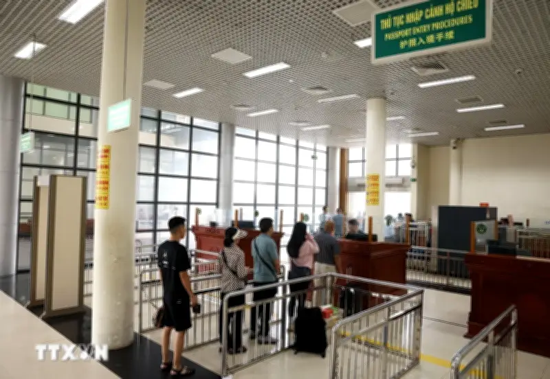 Điều chỉnh phân luồng người nhập cảnh tại cửa khẩu quốc tế Móng Cái