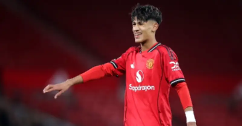 JJ Gabriel - Tài năng 15 tuổi gây sốt ở U18 MU nhưng chưa thể lên đội một