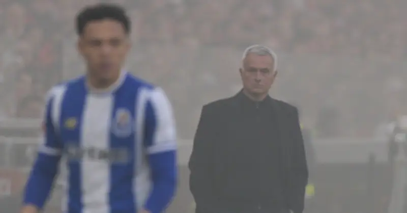 Jose Mourinho Gây Bão Đặc Biệt Trong Trận Benfica Hòa Porto 2-2