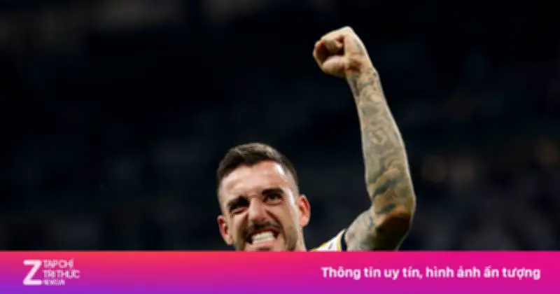 Joselu và Javi Martinez Sơ Tán Khỏi Qatar Giữa Khủng Hoảng An Ninh, HLV Lopetegui Ở Lại