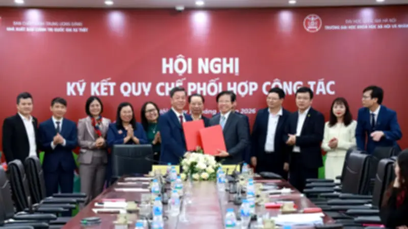 Ký kết hợp tác giữa Nhà xuất bản Chính trị quốc gia Sự thật và Đại học Khoa học Xã hội và Nhân văn