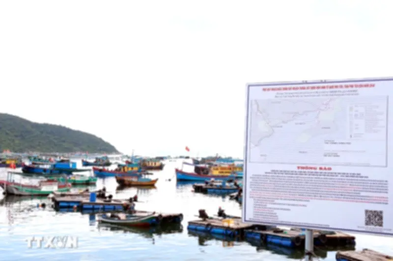 Đắk Lắk: Di dời bè nổi ra khỏi Di tích Quốc gia đặc biệt Tàu không số vùng Rô