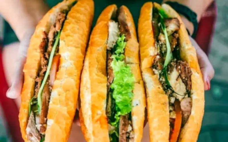 Đắk Lắk: Hàng chục người nhập viện nghi ngộ độc bánh mì, cơ sở Q.H bị tạm đình chỉ