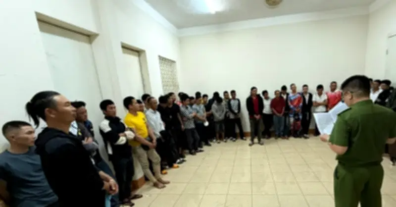 Đắk Lắk triệt phá sới bạc núp bóng câu cá trao thưởng, bắt giữ hàng chục người