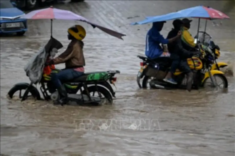 Kenya: Hơn Nửa Nạn Nhân Lũ Lụt Là Cư Dân Nairobi, Ấn Độ: 7 Người Chết Trong Vụ Cháy Xe Điện