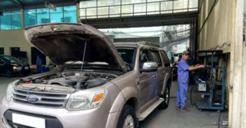 Độ khí thải ô tô đập hết chân gà: Lãnh đạo Cục Môi trường lên tiếng