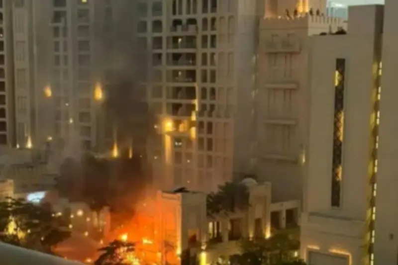 Khách Sạn Xa Hoa Dubai Chìm Trong Biển Lửa Sau Cuộc Tấn Công Drone Của Iran