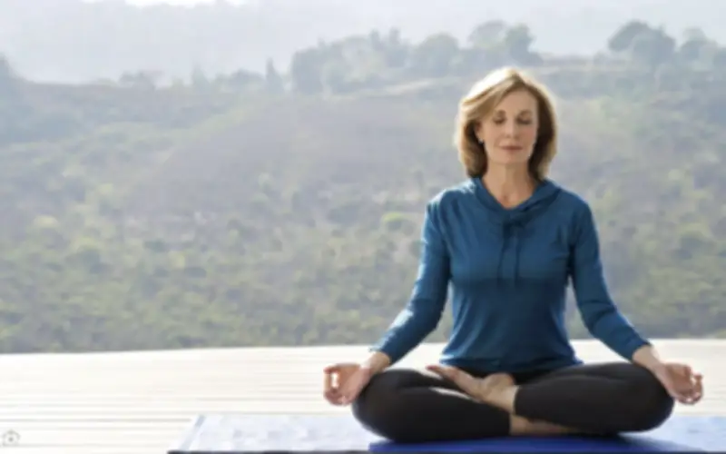 Khi bạn đời ra đi trước: Tại sao đàn ông thường vội tìm người mới, còn phụ nữ lại chọn sống đơn thân?