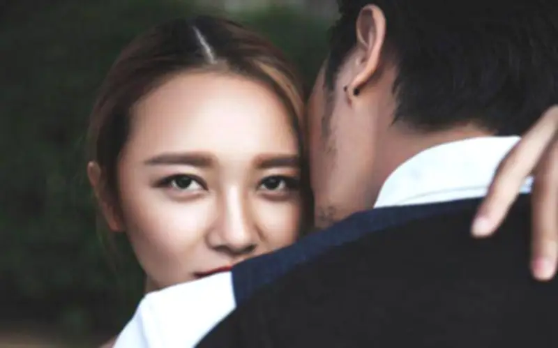 Khi chồng ngoại tình, đòn phản công cao tay nhất của phụ nữ chỉ gói gọn trong 4 chữ