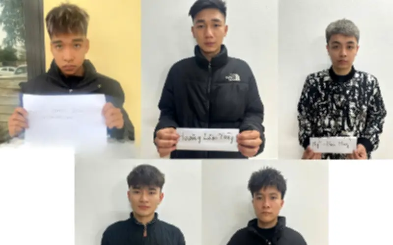 Khởi tố 6 thanh thiếu niên náo loạn đường phố Ninh Bình, dùng võ bảo kiếm tấn công người đi đường