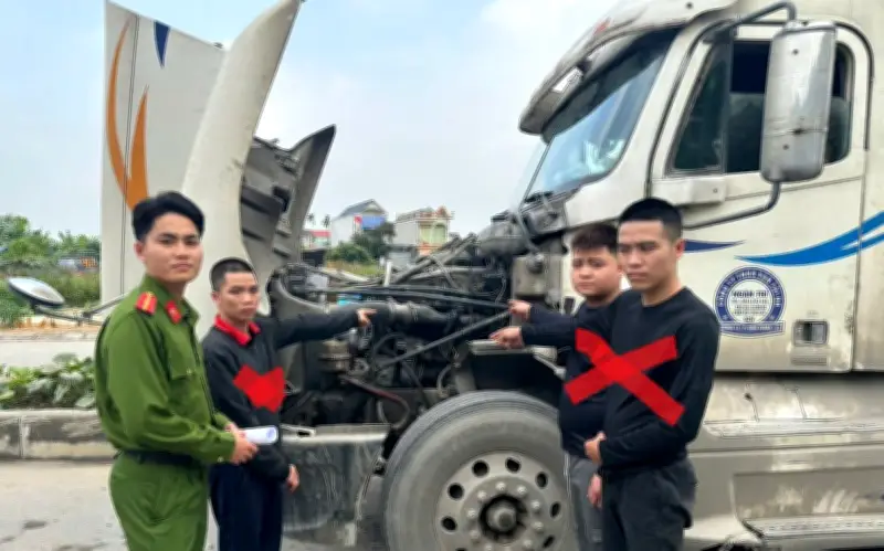 Khởi tố, bắt giam nhóm trộm hộp đen xe container bán lấy tiền tiêu xài