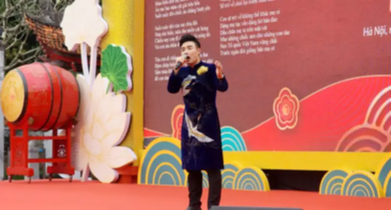 Khám phá nét độc đáo của ngày Thơ Việt Nam tại Văn Miếu - Quốc Tử Giám