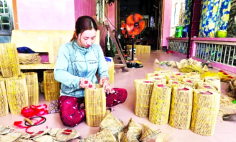 Khăn Rằn Và Làng Nghề Miền Tây: Từ Di Sản Đến Cơ Hội Phát Triển Kinh Tế