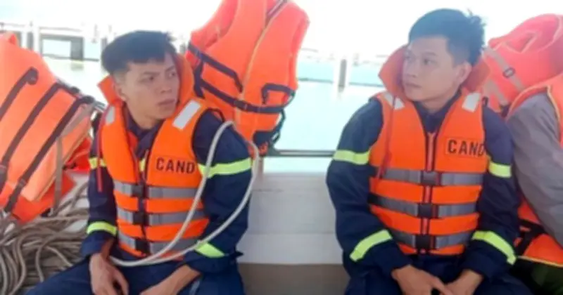 Khẩn trương tìm kiếm người đàn ông mất tích trên vịnh Vân Phong, Khánh Hòa