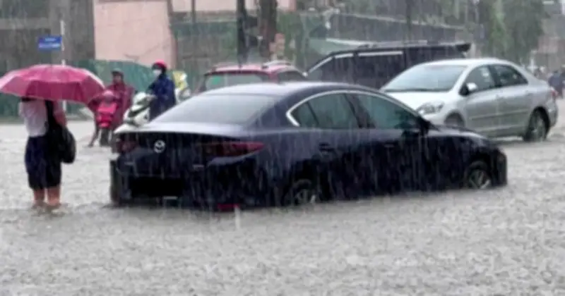 Không khí lạnh tràn về, 6 tỉnh miền Trung đối mặt mưa lớn và nguy cơ thiên tai