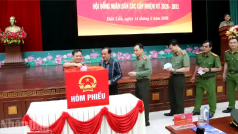 Không Khí Trang Trọng, Phấn Khởi Tại Các Khu Vực Bầu Cử Sớm Ở Đắk Lắk