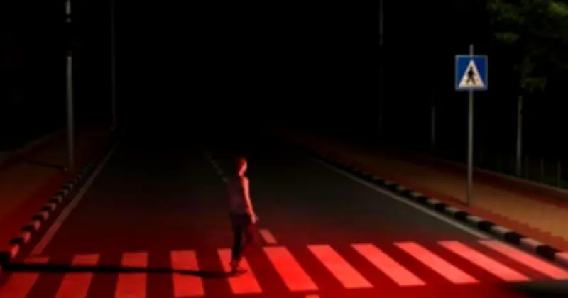 Không phải quảng cáo phim kinh dị: Một đô thị Đan Mạch dùng đèn đường màu đỏ vì lý do nhân văn