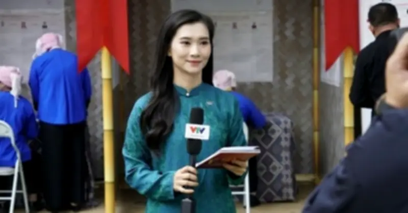 Khánh Trang xinh đẹp rạng rỡ, diễn viên Việt trẻ trung ở tuổi 54