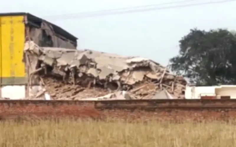 Kho lạnh sập ở Ấn Độ: 4 công nhân thiệt mạng, nhiều người mắc kẹt