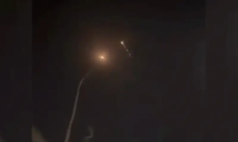 Khoảnh khắc tổ hợp Patriot bắn trượt tên lửa đạn đạo Iran