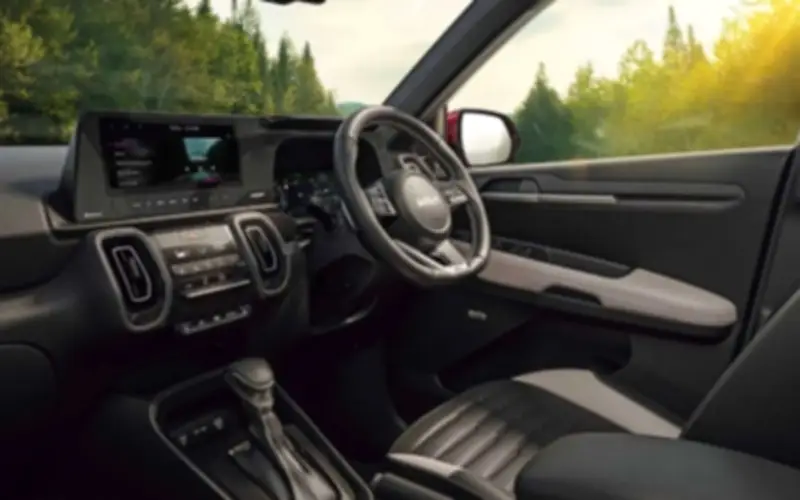 Kia Sonet SUV Hạng A Giá 242 Triệu: Thiết Kế Đẹp, Trang Bị Tiện Nghi, Cạnh Tranh Hyundai Grand i10