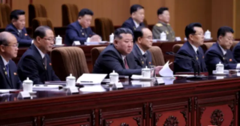 Kim Jong-un tuyên bố Triều Tiên không thể từ bỏ vũ khí hạt nhân, cáo buộc Mỹ gây bất ổn