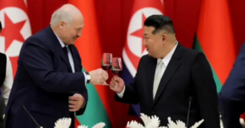 Kim Jong-un và Lukashenko ôm chặt, ký hiệp ước hữu nghị trong chuyến thăm lịch sử tại Bình Nhưỡng