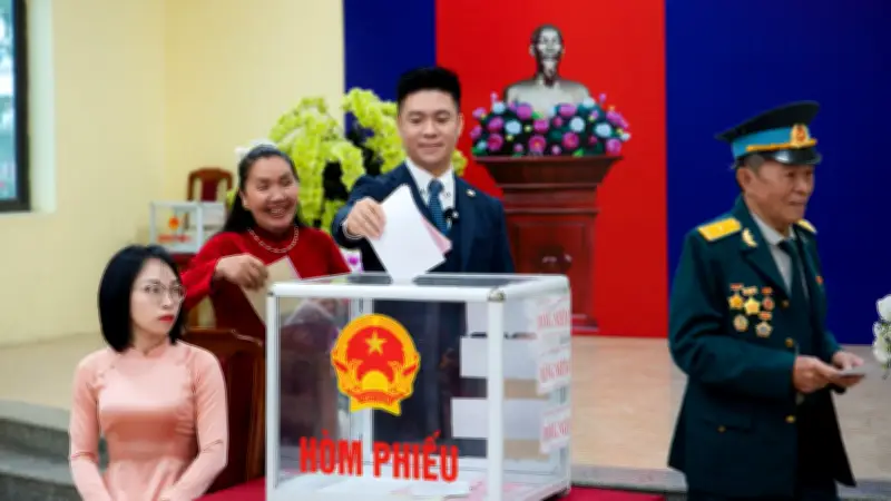 Kiều bào trở về thực hiện quyền bầu cử, bày tỏ niềm tự hào và kỳ vọng