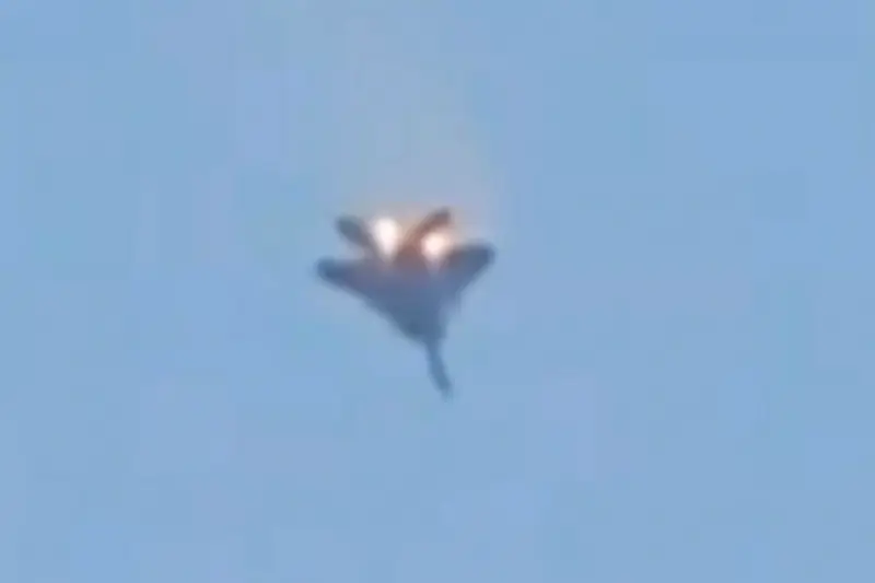 Kuwait bắn rơi 3 tiêm kích Mỹ: Nguyên nhân từ lỗi kỹ thuật hay nhầm lẫn?