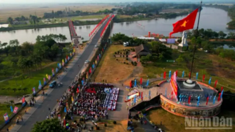 Lễ chào cờ trang nghiêm tại Kỳ đài Hiền Lương, tưởng nhớ lịch sử và khát vọng thống nhất