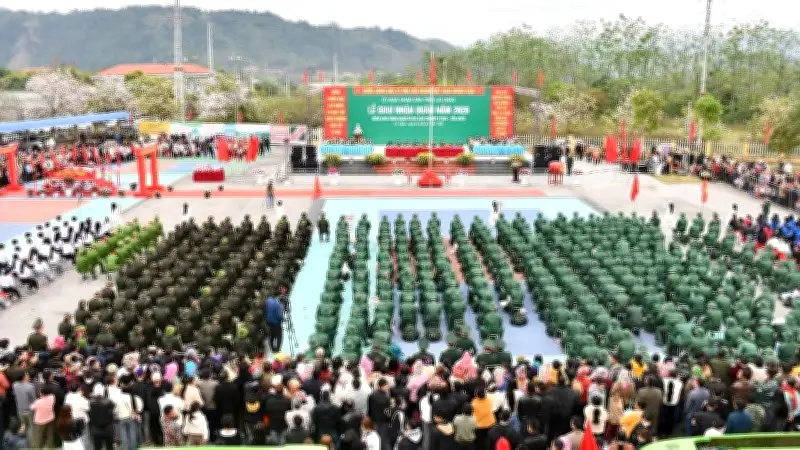 Lễ giao nhận quân năm 2026: 72% công dân tình nguyện nhập ngũ, tăng 8% so với năm trước