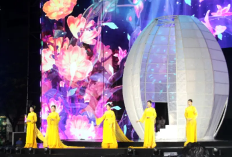 Lễ hội Áo dài TP.HCM lần thứ 12 khai mạc với nhiều hoạt động đặc sắc