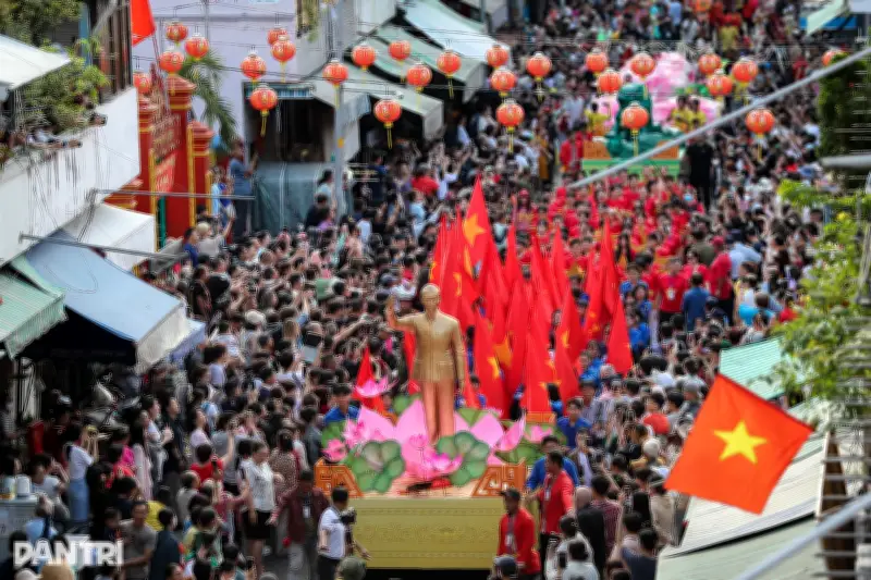 Lễ hội Tết Nguyên Tiêu tại TP.HCM thu hút đông đảo người dân tham gia