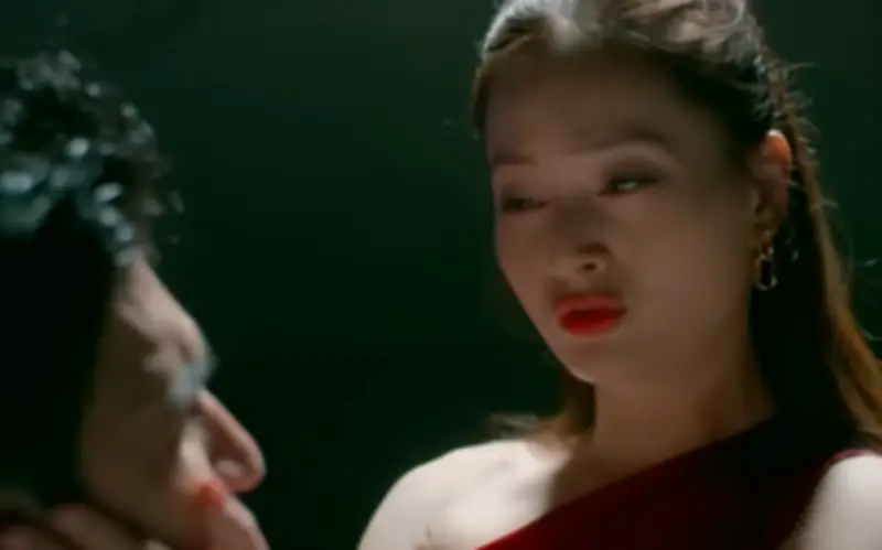 Lan Phương xuất hiện trong đồng hồ đêm ngược với hình ảnh khác lạ