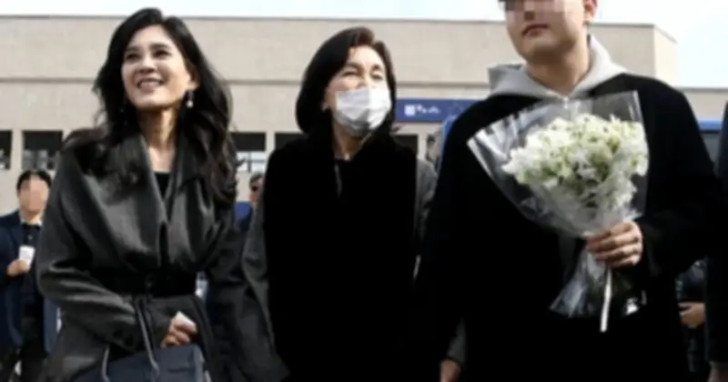 Lee Boo-jin: Từ 'kẻ ra rìa' thành 'người mẹ bình thường' đưa con vào đại học danh giá