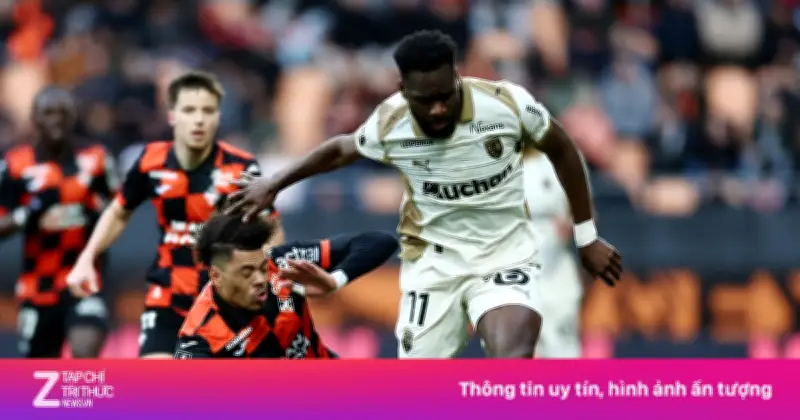 Lens vươn lên dẫn đầu Ligue 1, PSG rơi vào thế bám đuổi căng thẳng