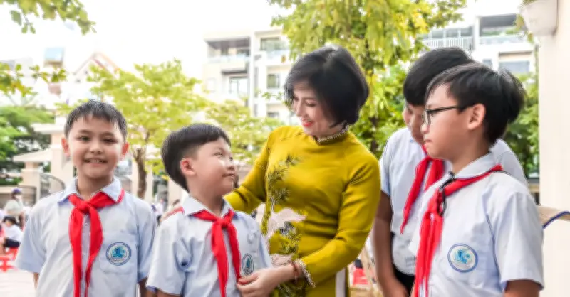 Lời chúc 8/3 ý nghĩa nhất dành tặng cô giáo chủ nhiệm năm 2026