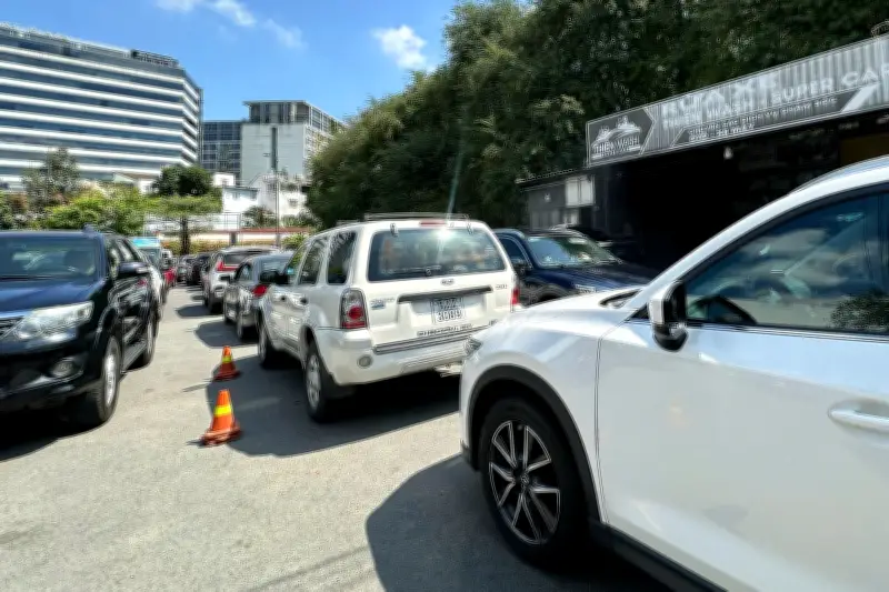 Lỗi kỹ thuật trong ngày đầu cấp đăng kiểm điện tử tại TP.HCM: Nguyên nhân và giải pháp