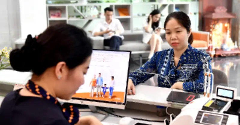 Lãi suất huy động 6 tháng bùng nổ: 17 ngân hàng đạt mốc 6%/năm