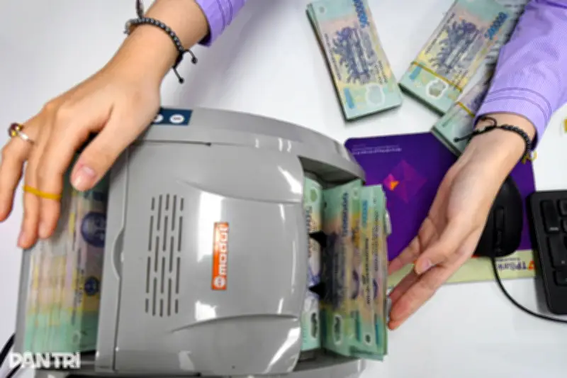 Lãi suất qua đêm vọt lên 11,1%, NHNN bơm ròng gần 35.000 tỷ đồng