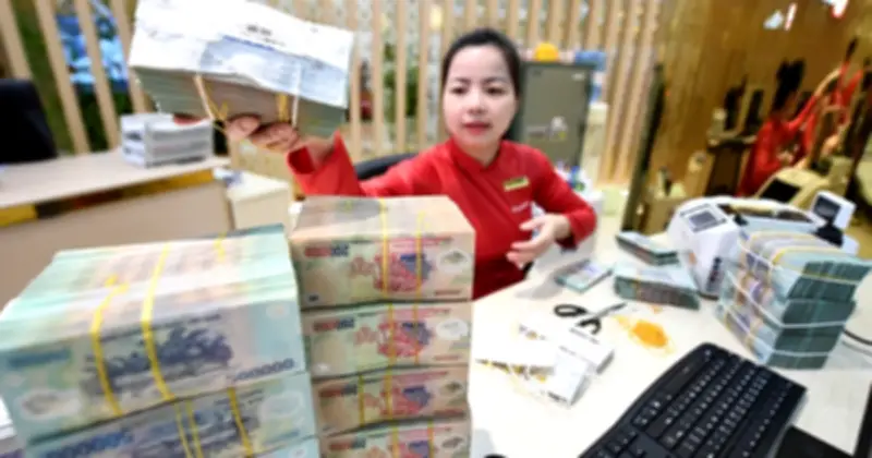 Lãi suất vay gần 19%/năm gây sốc, thị trường bất động sản đối mặt áp lực tài chính