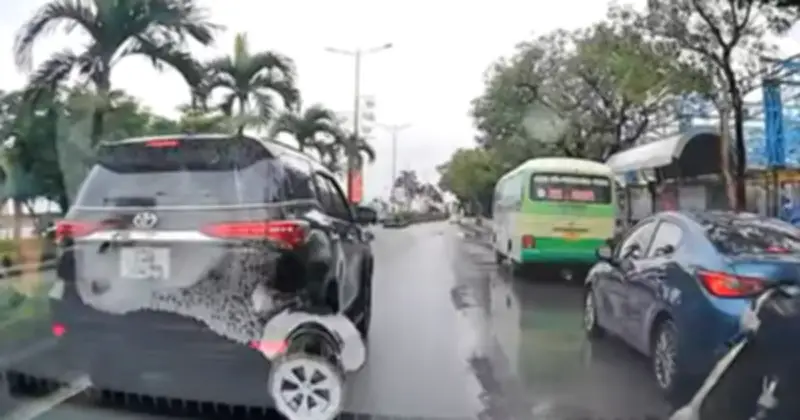 Lái xe Quảng Trị bị phạt 5 triệu đồng vì đi giật lùi gây ùn tắc giao thông