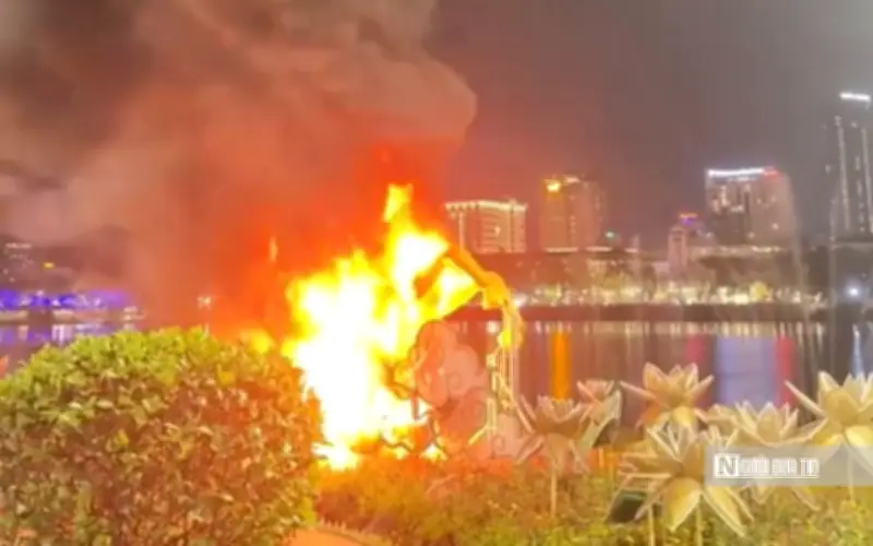 Linh Vật Ngựa Ở Huế Bốc Cháy Do Chập Điện, Đơn Vị Quản Lý Khẩn Trương Thu Hồi