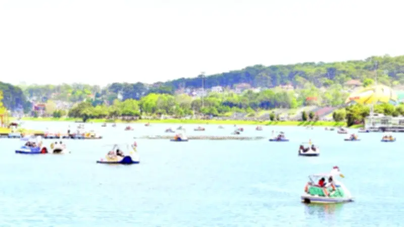 Lâm Đồng Chuyển Hướng Du Lịch Đường Bộ Khi Sân Bay Liên Khương Tạm Đóng