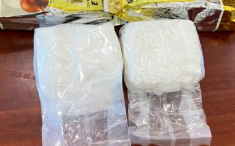 Lâm Đồng: Khởi tố, tạm giam 2 đối tượng vận chuyển hơn 2kg ma túy đá