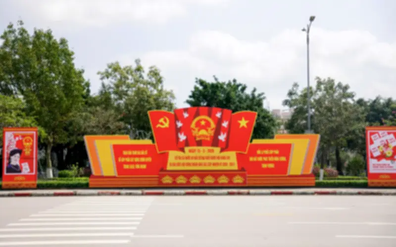 Lạng Sơn rực rỡ sắc đỏ cờ Tổ quốc, sẵn sàng cho ngày bầu cử toàn dân