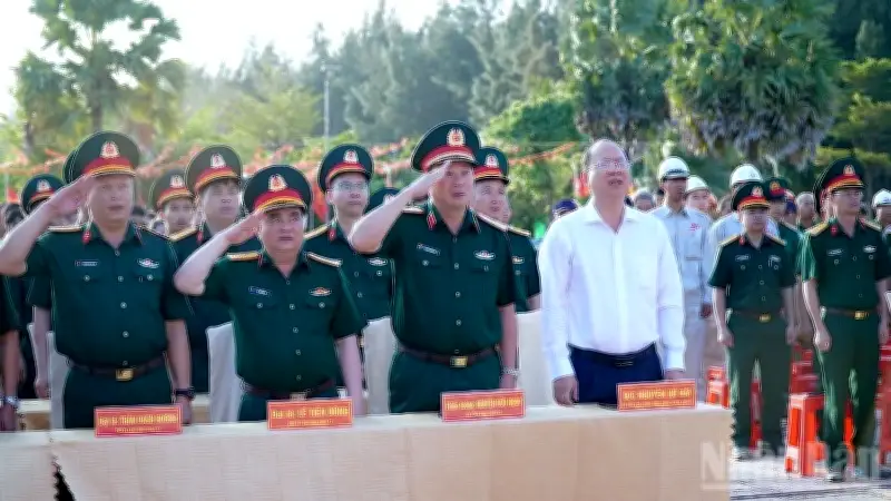 Lãnh đạo Cà Mau trực tiếp chỉ đạo và bỏ phiếu tại các điểm bầu cử trọng điểm